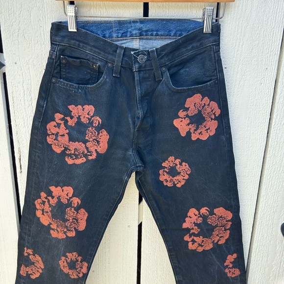 Denim Tears X Levi's 501 Red Clay Cotton Wreath Jeans Size 27 - Picture 2 of 9